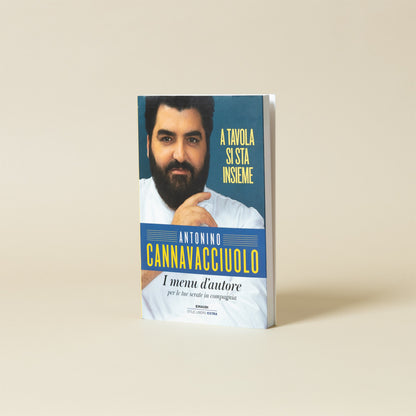 Libro A tavola si sta insieme di Antonino Cannavacciuolo, copertina