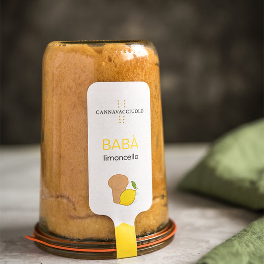 Babà al limoncello nel vaso di vetro Cannavacciuolo
