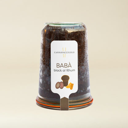 Babà black al rhum nel vaso di vetro Cannavacciuolo