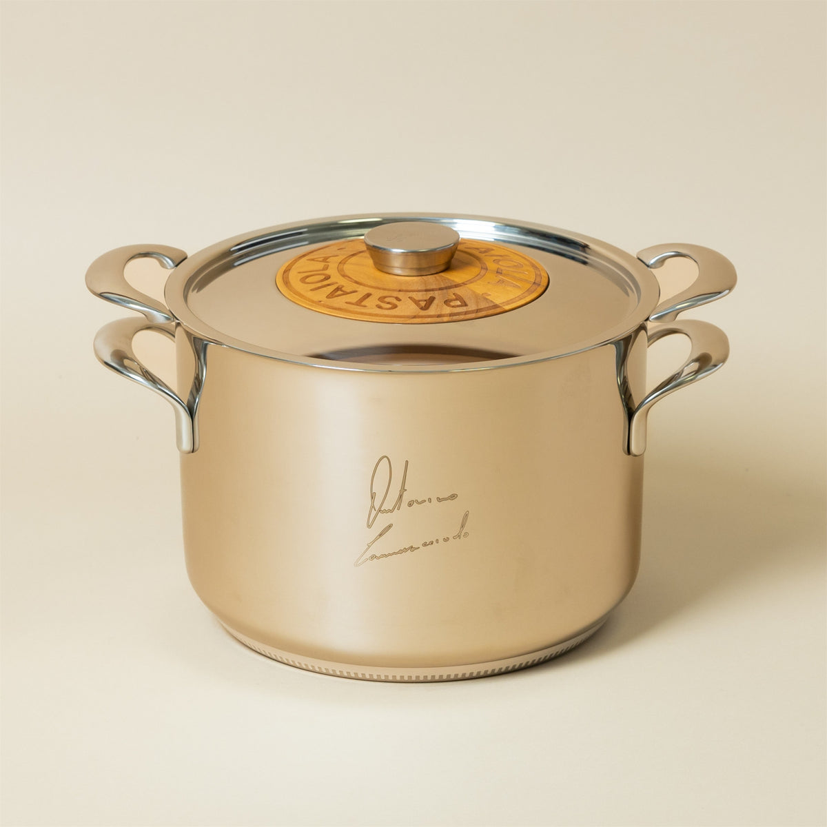 Pastaiola Patrimonio in acciaio con coperchio in legno