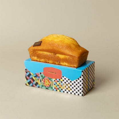 Plumcake all'arancia sulla sua confezione